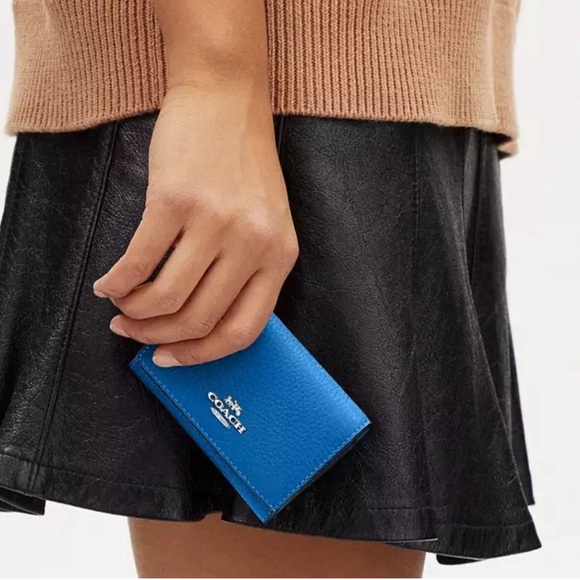 New Coach Micro Wallet Color Silver / Bright Blue Includes Gift Box - Picture 6 of 12